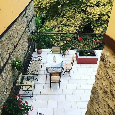 The House By The River Luxury 4* Véria